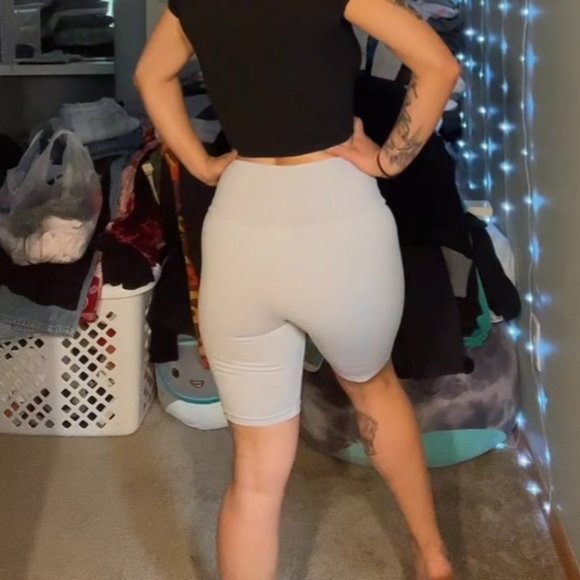 🍍 gray FN biker shorts 🍍 - Picture 2 of 2